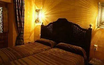 Safestay Mezquita Catedral Πανσιόν